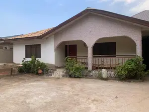 3bdrm Apartment in Danfa for sale