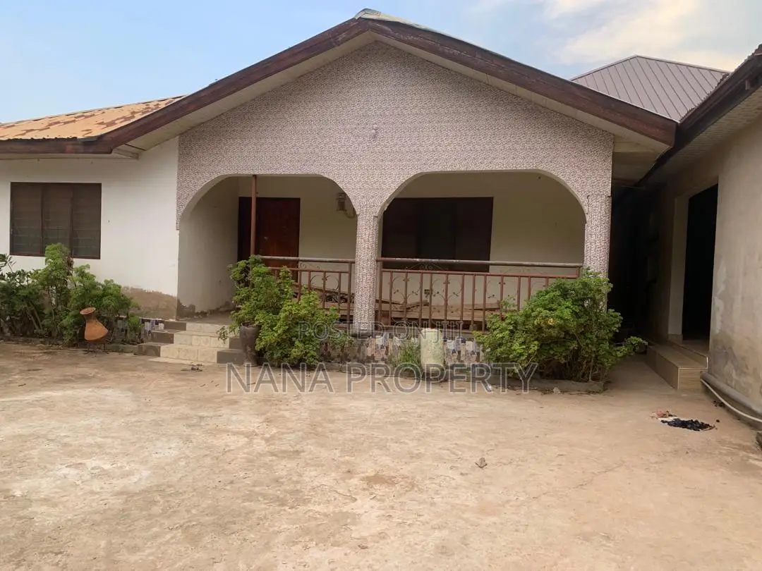 3bdrm Apartment in Danfa for sale