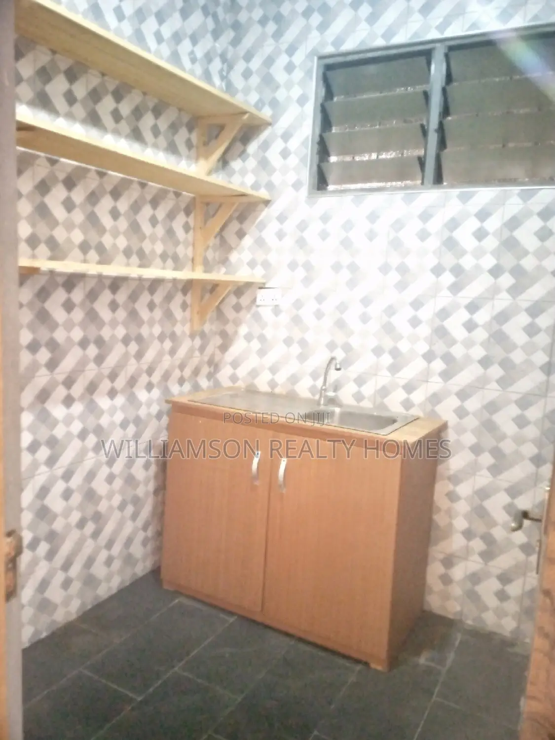 1bdrm Apartment in Hfc Estate, Spintex for rent