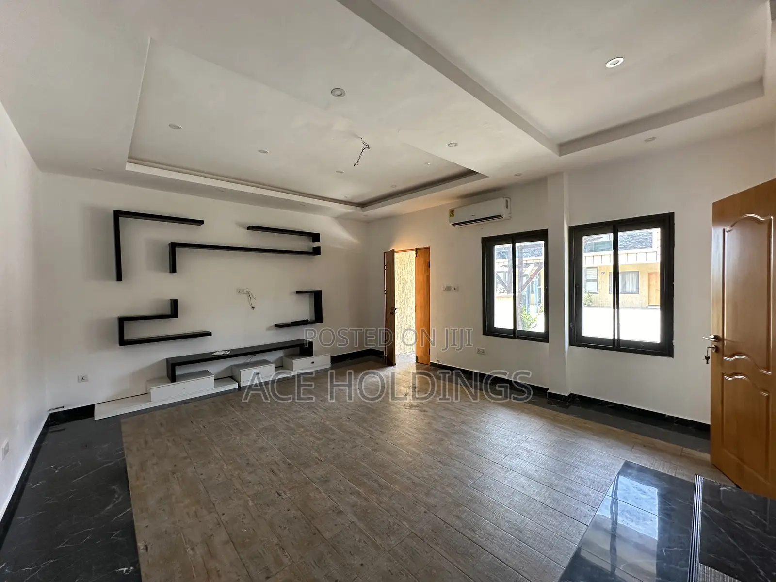 4bdrm Townhouse / Terrace in West Trasacco, Ashaley Botwe for rent