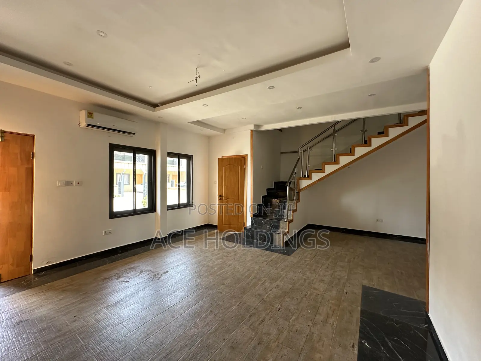 4bdrm Townhouse / Terrace in West Trasacco, Ashaley Botwe for rent