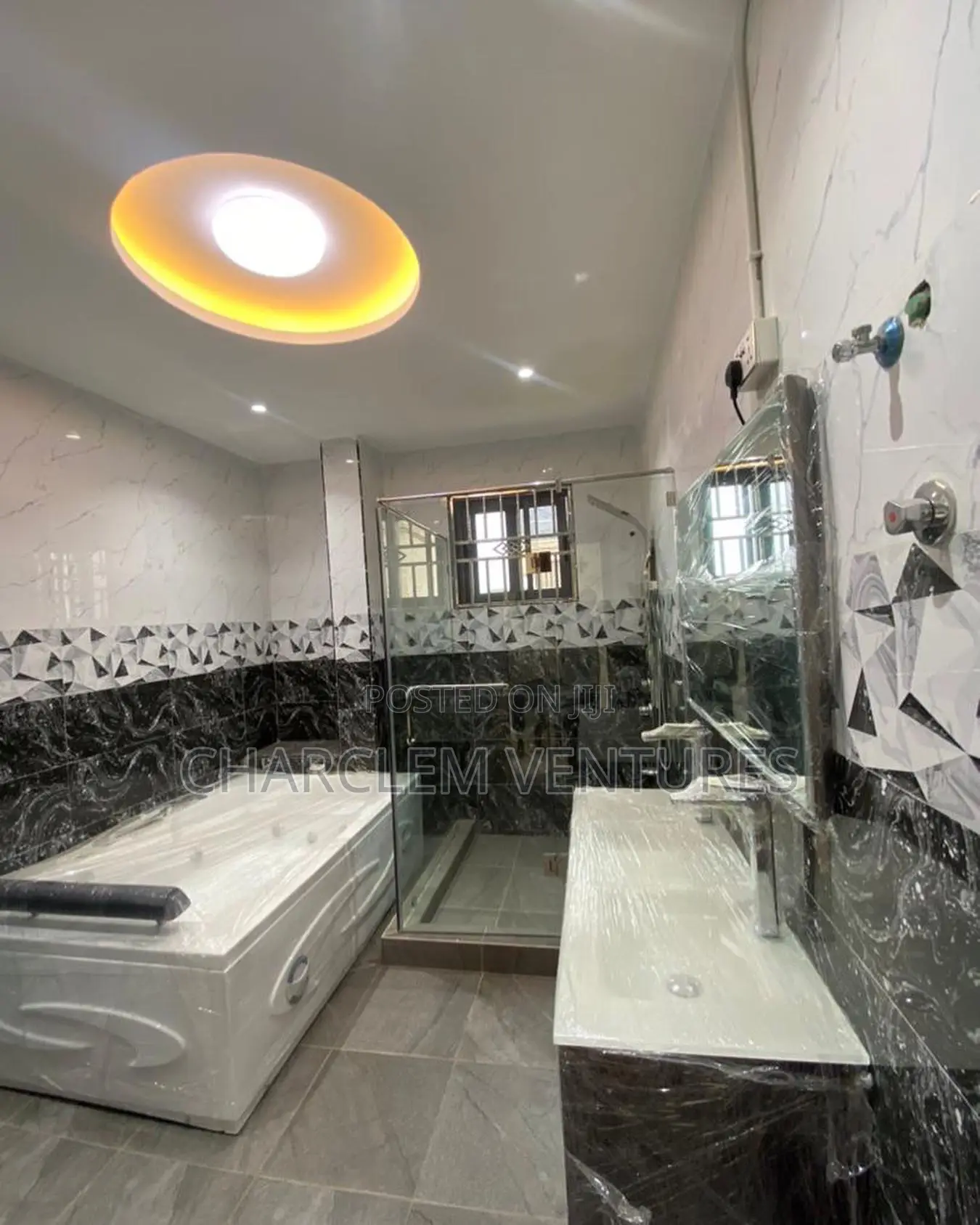 6bdrm House in Charclem Ventures, Adenta for sale