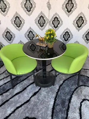 Classy Waiting Table and Chairs for All Purpose