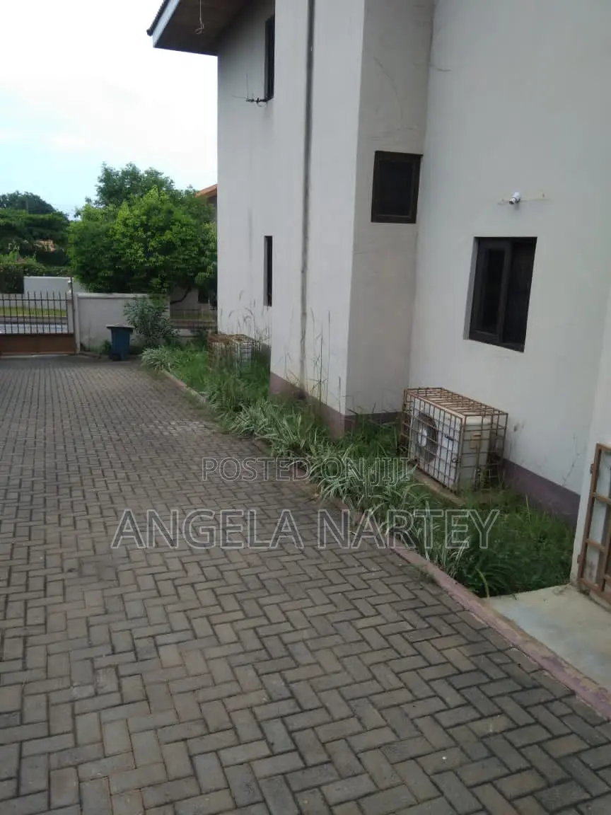 4bdrm House in Regimanuel Estates, Accra Metropolitan for sale