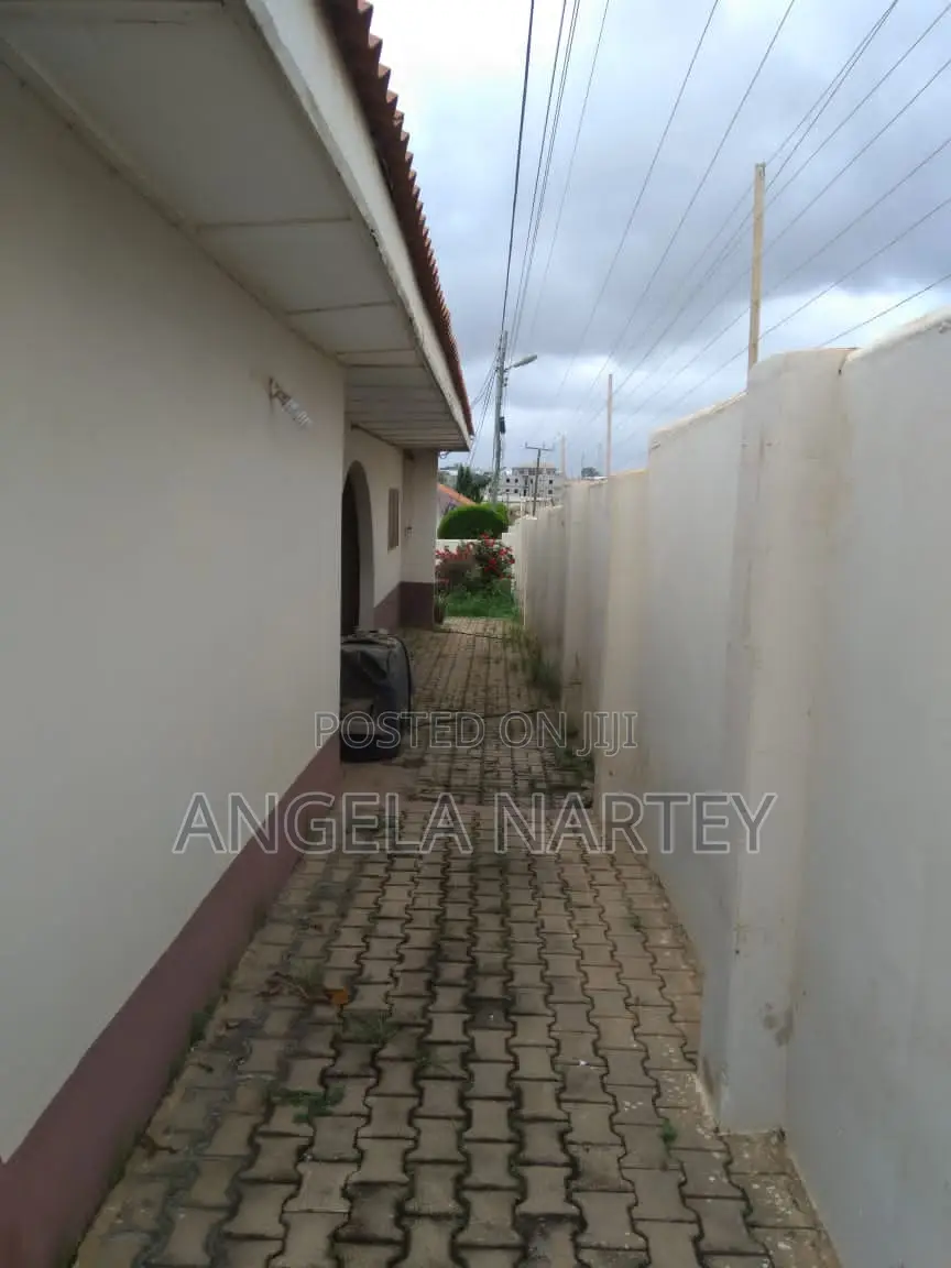 4bdrm House in Regimanuel Estates, Accra Metropolitan for sale