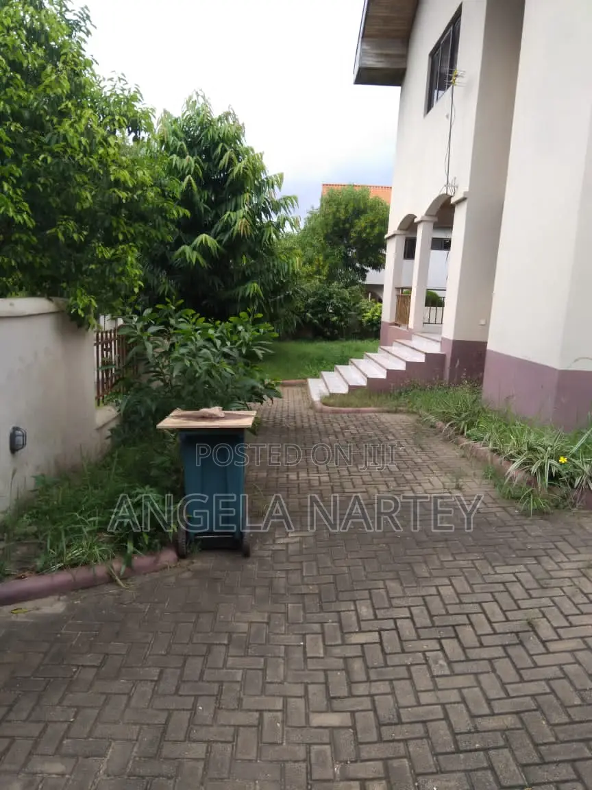 4bdrm House in Regimanuel Estates, Accra Metropolitan for sale