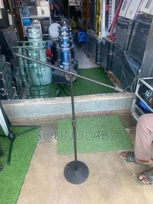Round Base Microphone Stand