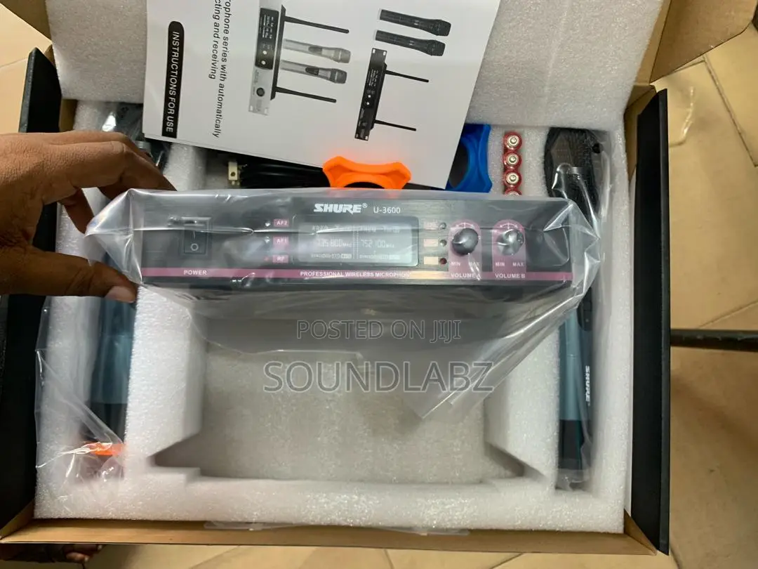 Shure U-3600 2-in-1 Professional Wireless Microphone