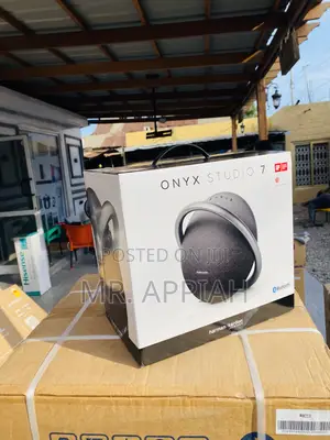 Quality Harman Kardon(Black)Onyx 7 Portable Speaker.