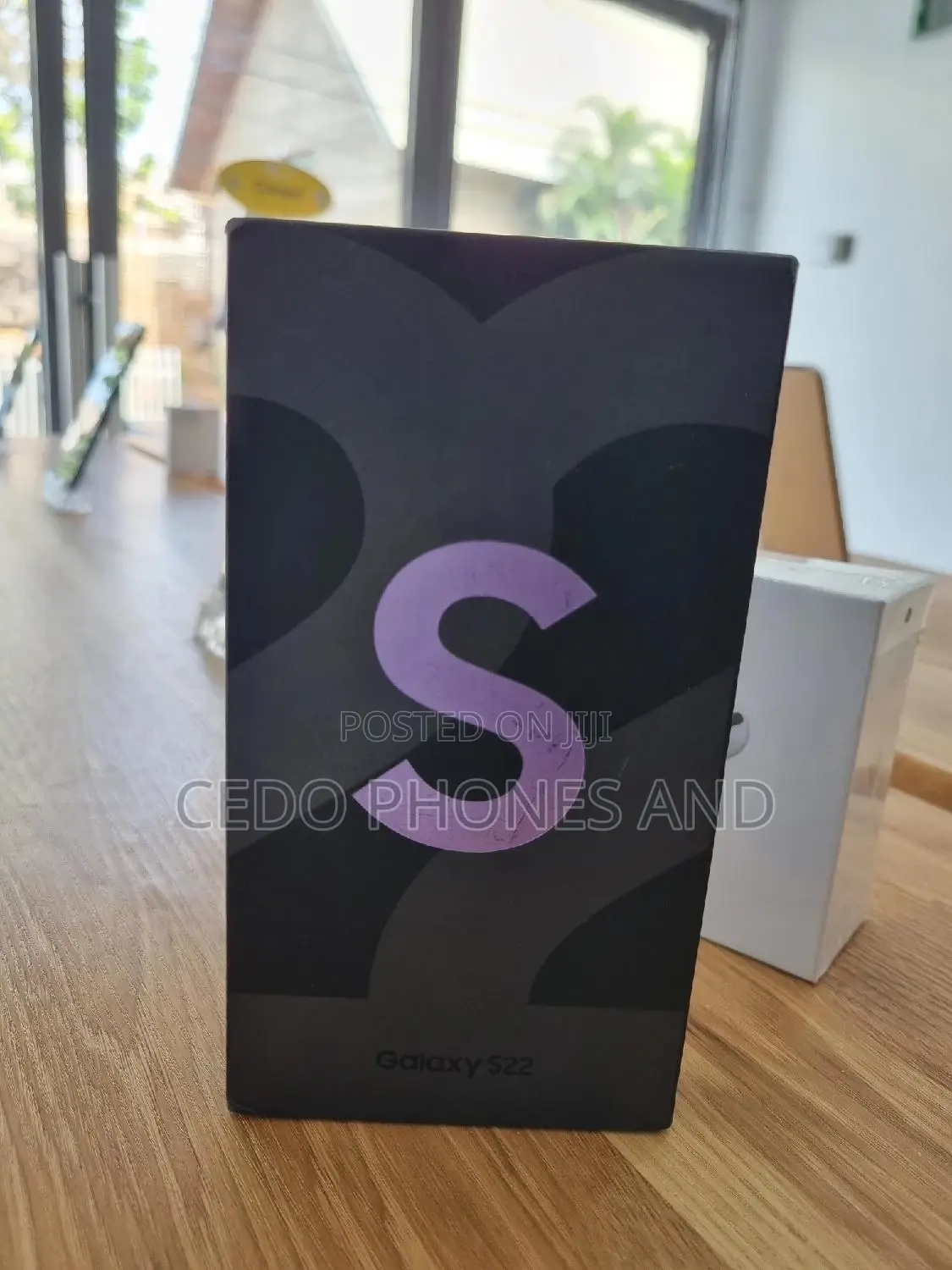 New Samsung Galaxy S22 5G 128 GB Purple