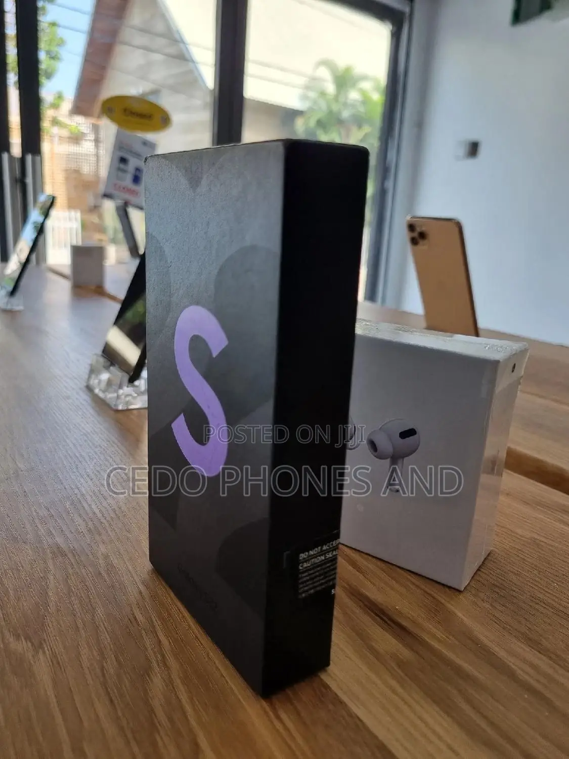 New Samsung Galaxy S22 5G 128 GB Purple