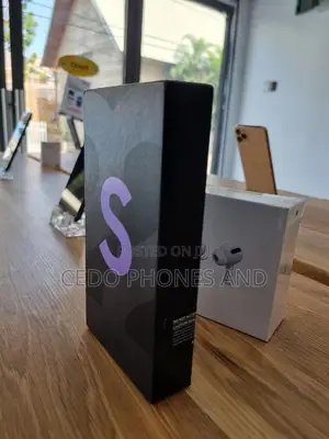 New Samsung Galaxy S22 5G 128 GB Purple
