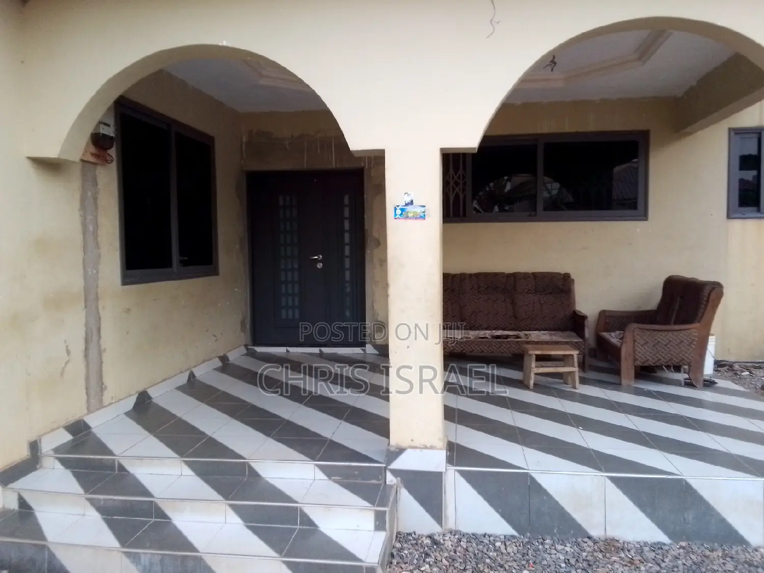 6bdrm Mansion in Ayensu Estate, Valley View Area for rent