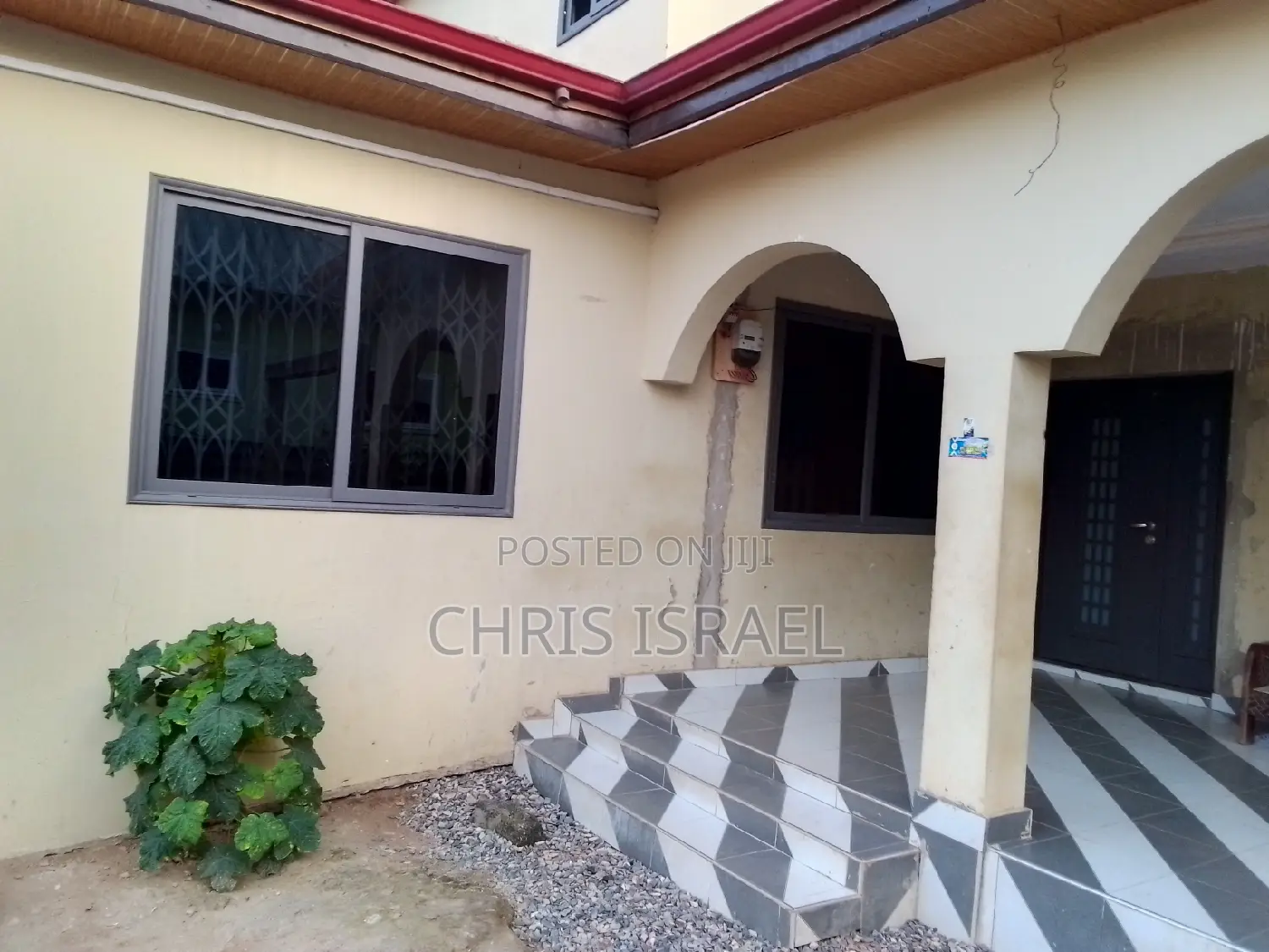 6bdrm Mansion in Ayensu Estate, Valley View Area for rent