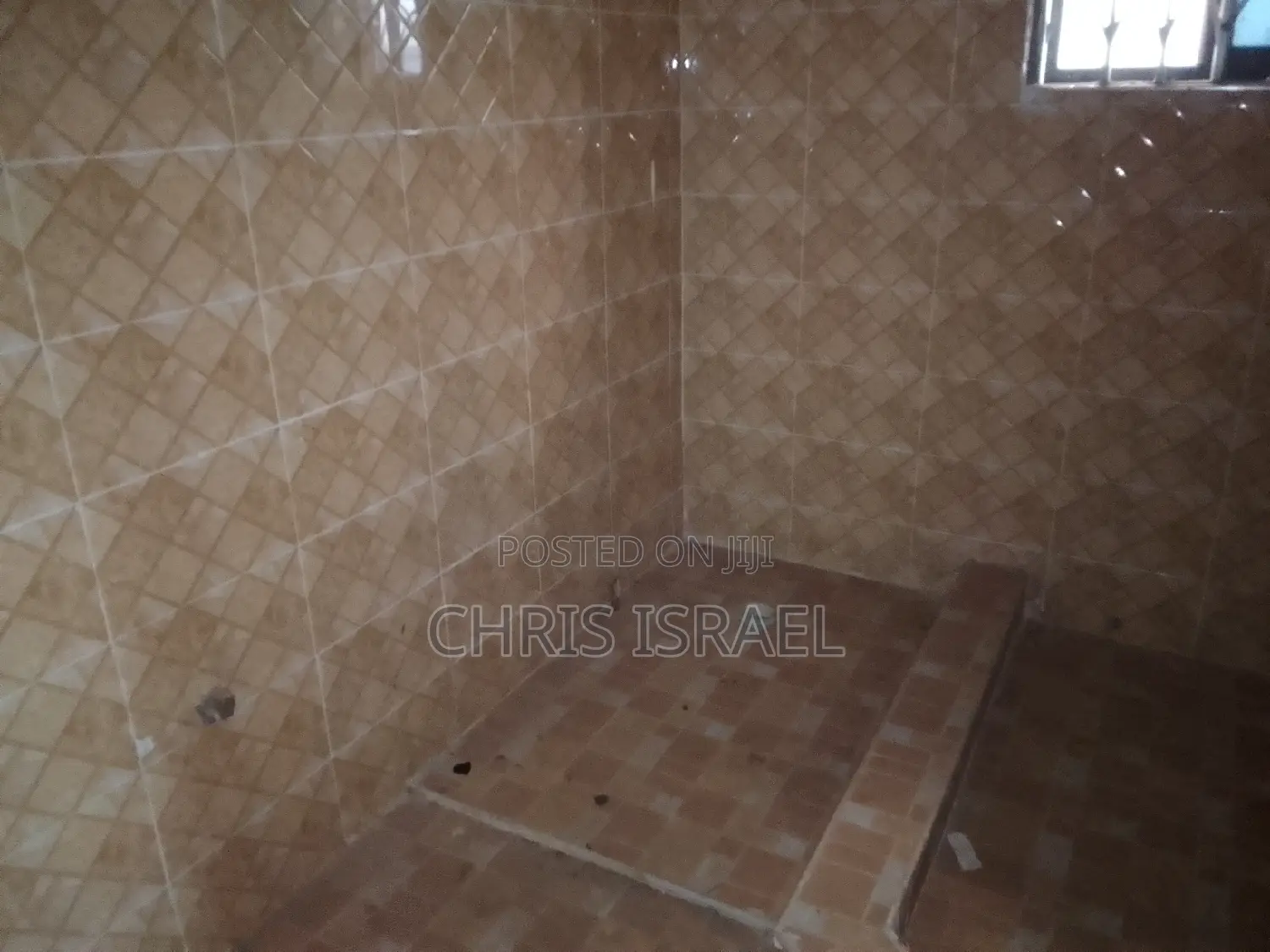 6bdrm Mansion in Ayensu Estate, Valley View Area for rent