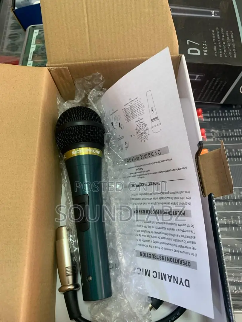 Yamaha Dm-105 Vocal Dynamic Cord Microphone
