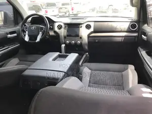 Toyota Tundra 2018 Silver