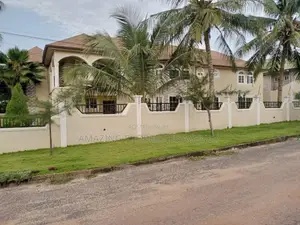 8bdrm House in Adjiriganor for rent