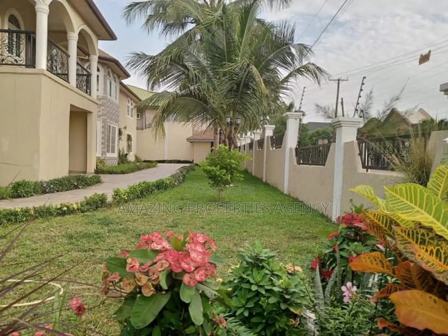 8bdrm House in Adjiriganor for rent