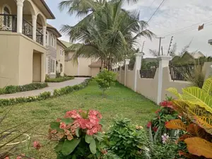 8bdrm House in Adjiriganor for rent