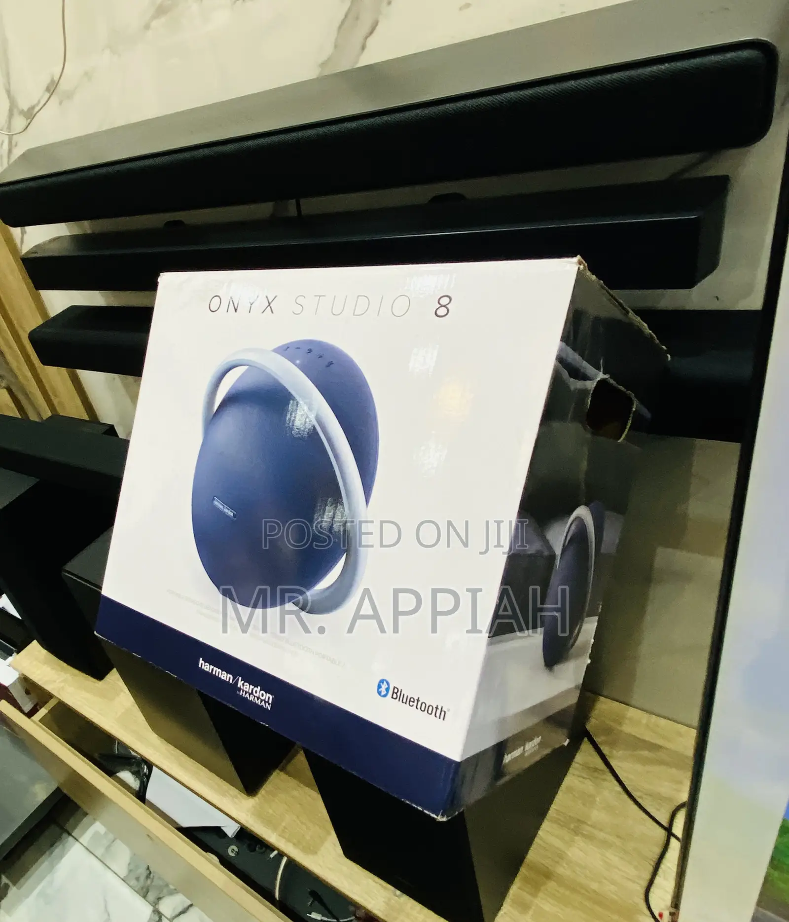 Classic Onyx 8 Harman Kardon Rechargeable Speaker(Blue).