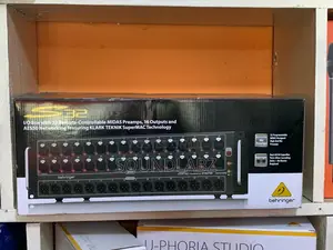 Behringer S32 Digital Stage Box 32-channel Digital Stagebox