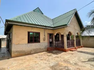 3bdrm House in Top Boat Estate, Kumasi Metropolitan for sale