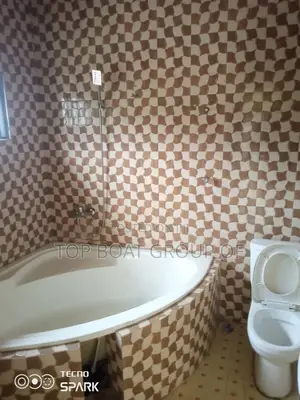 3bdrm House in Top Boat Estate, Kumasi Metropolitan for sale
