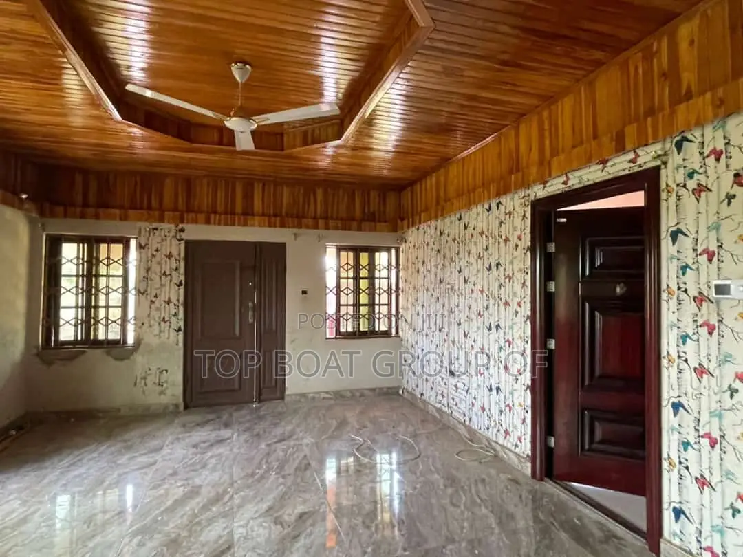3bdrm House in Top Boat Estate, Kumasi Metropolitan for sale