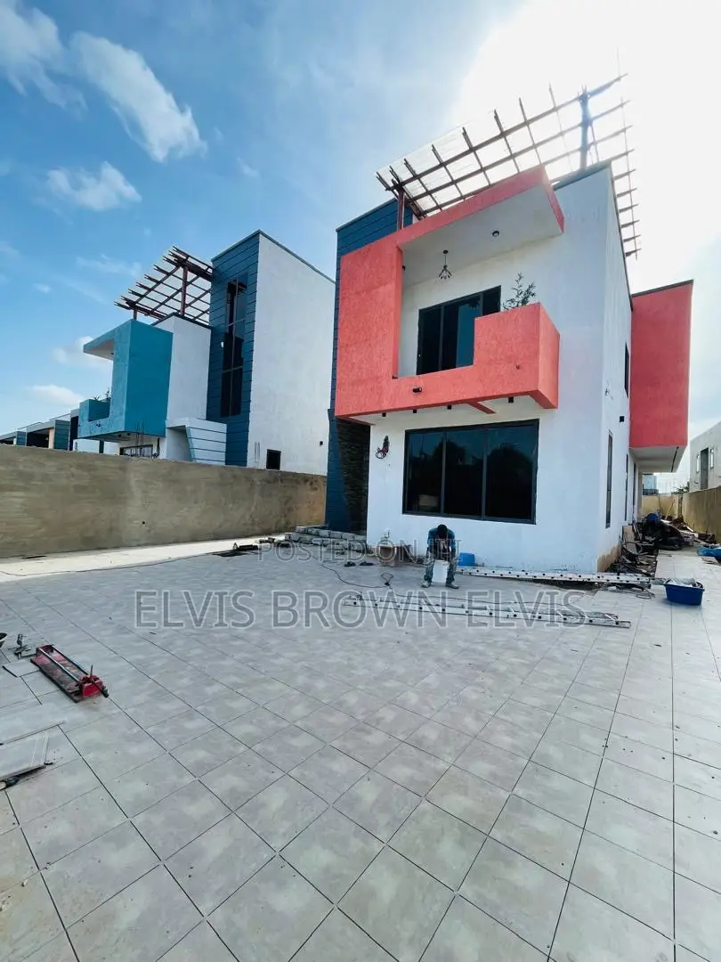 4bdrm House in Botwe Lakesid for sale