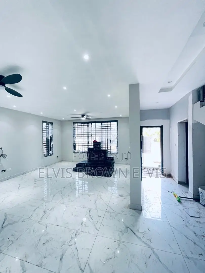 4bdrm House in Botwe Lakesid for sale