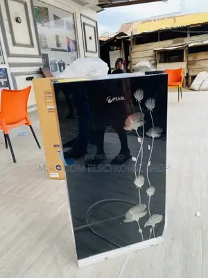 Well Design Pearl Single Door Table Top Fridge.