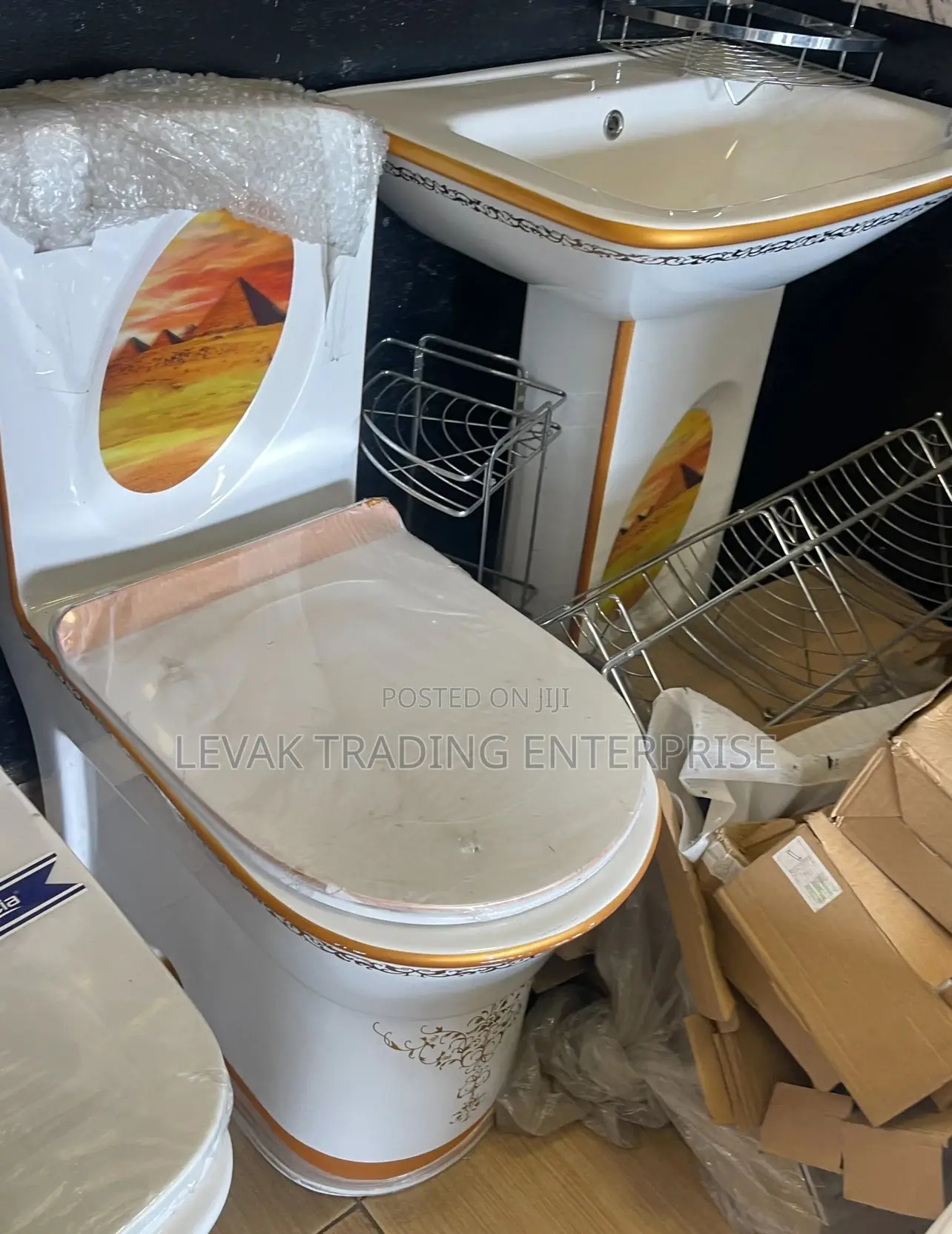 Gold Water Closet, Golden Toilet Seat