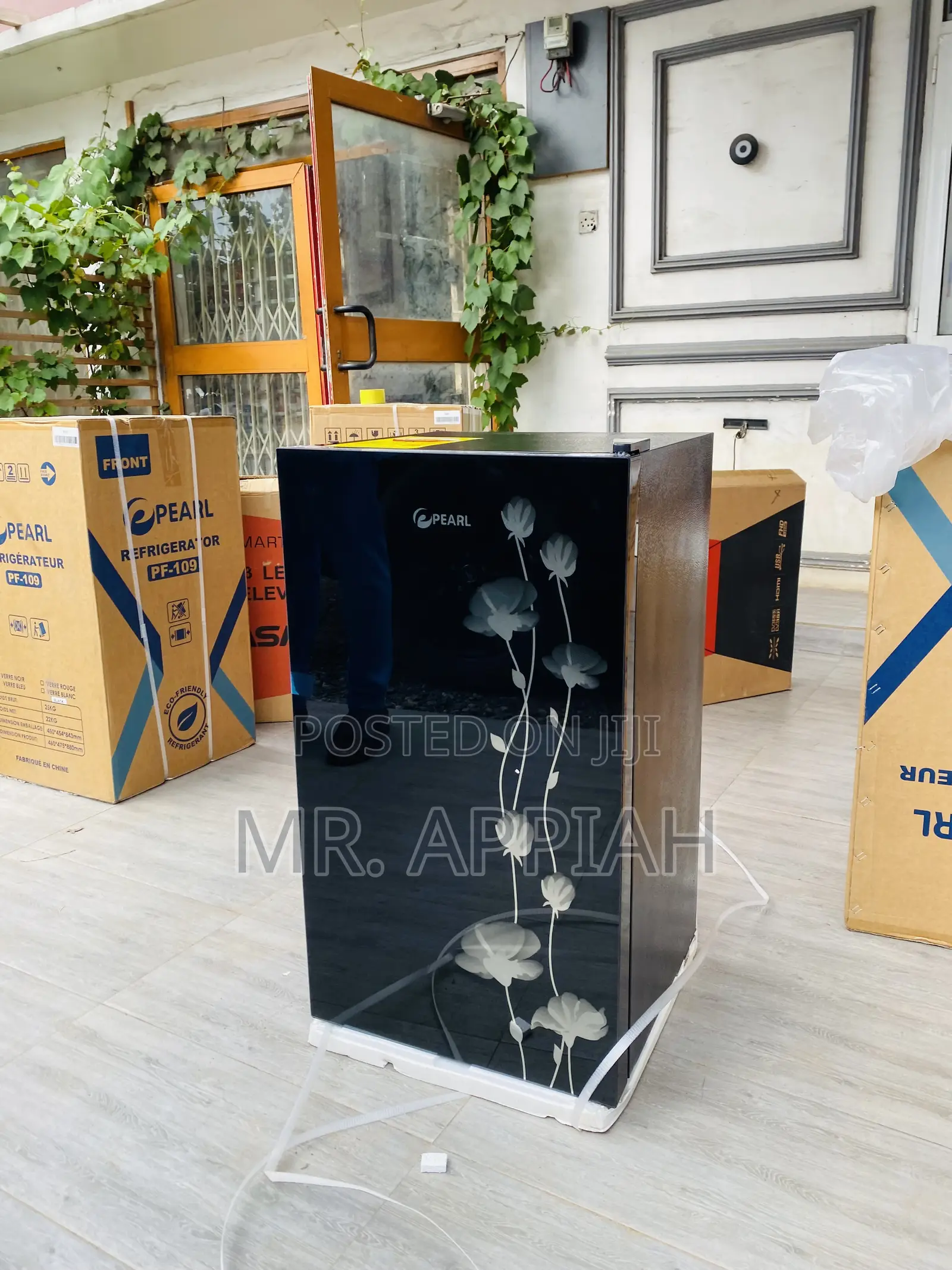 Authentic Pearl 1 Door Table Top Electric Fridge.