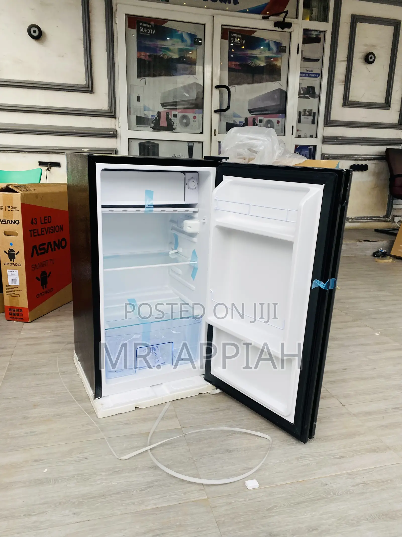 Long Lasting Pearl 1 Door Table Top Electric Fridge(Black).