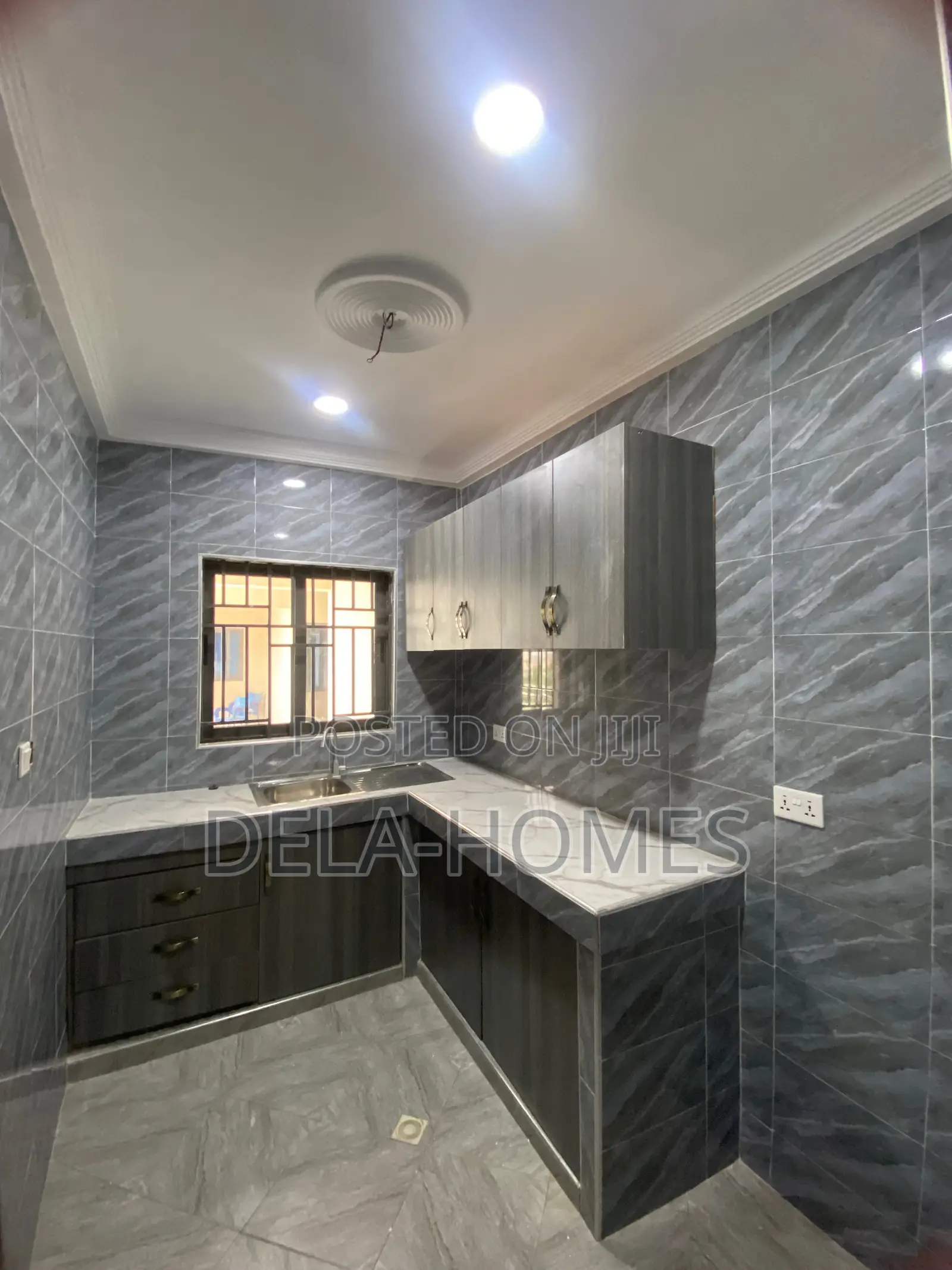 Newly Built Chamber N Hall Sc for Rent at Pantang