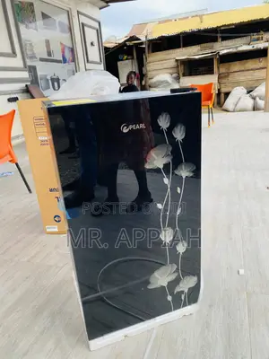 Super Cooling Pearl Single Door Electric Table Top Fridge.