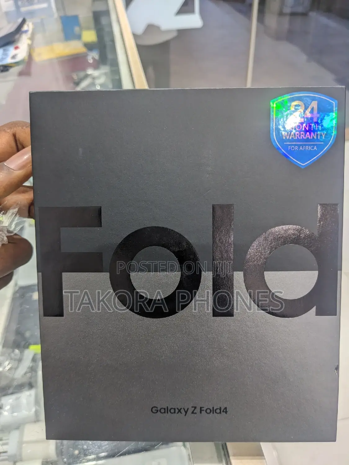 New Samsung Galaxy Z Fold4 256 GB Gold