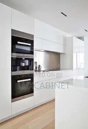Simple and Luxurious Kitchen Cabinets
