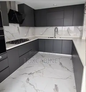 Handless Kitchen Cabinets