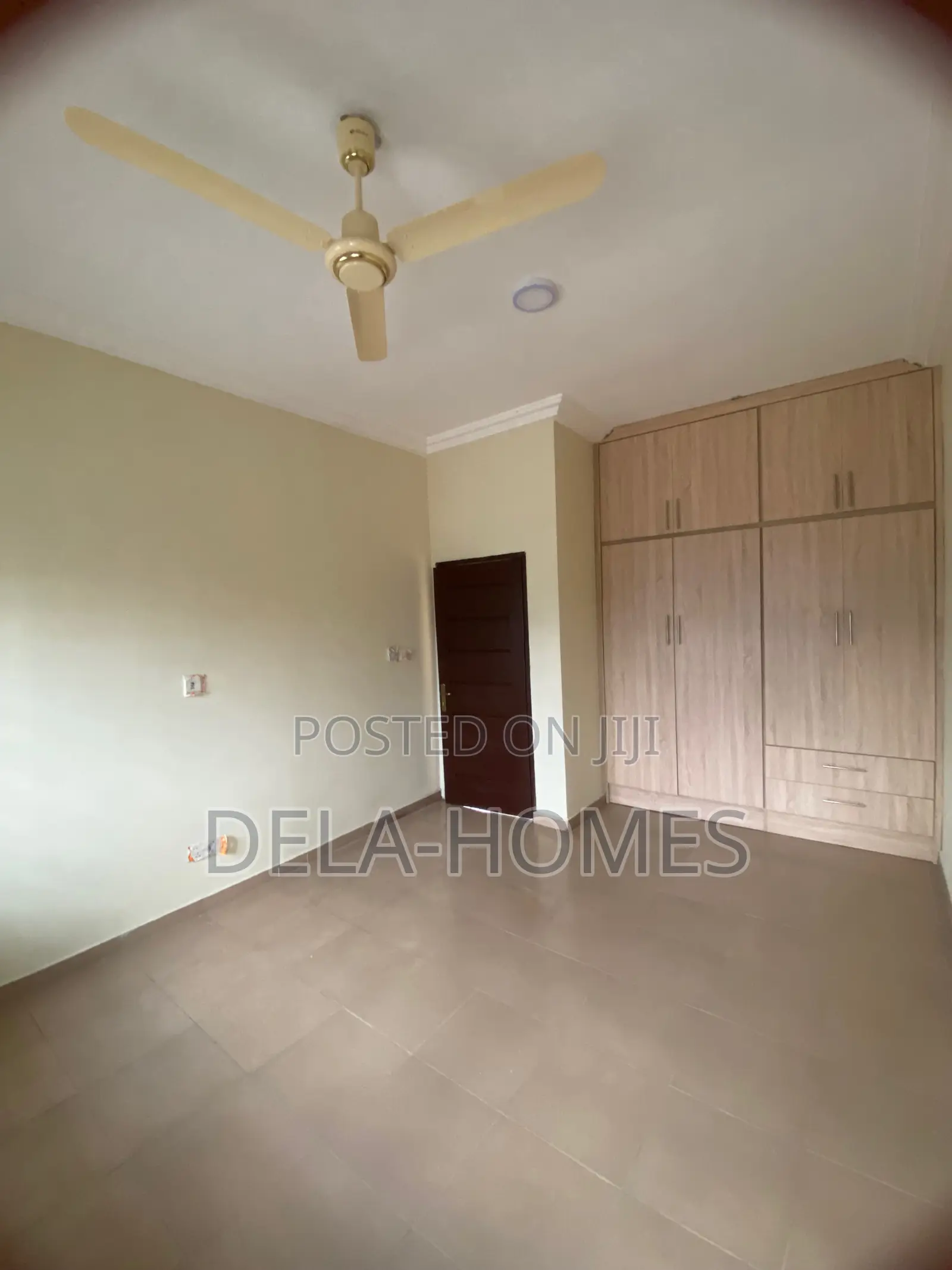 Newly Built Chamber N Hall Sc for Rent at Adenta.