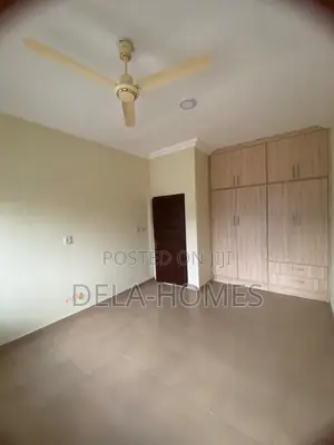 Newly Built Chamber N Hall Sc for Rent at Adenta.
