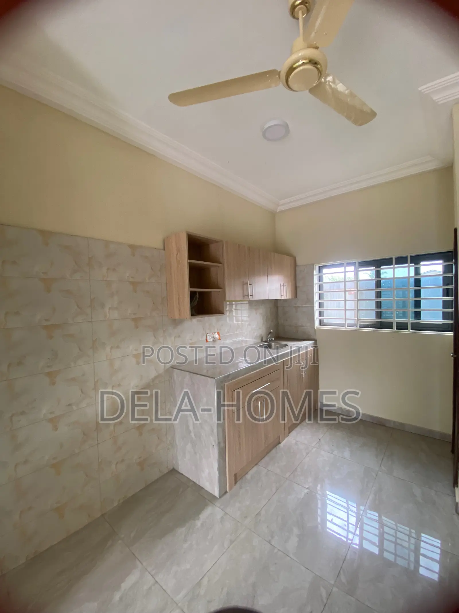 Newly Built Chamber N Hall Sc for Rent at Adenta.