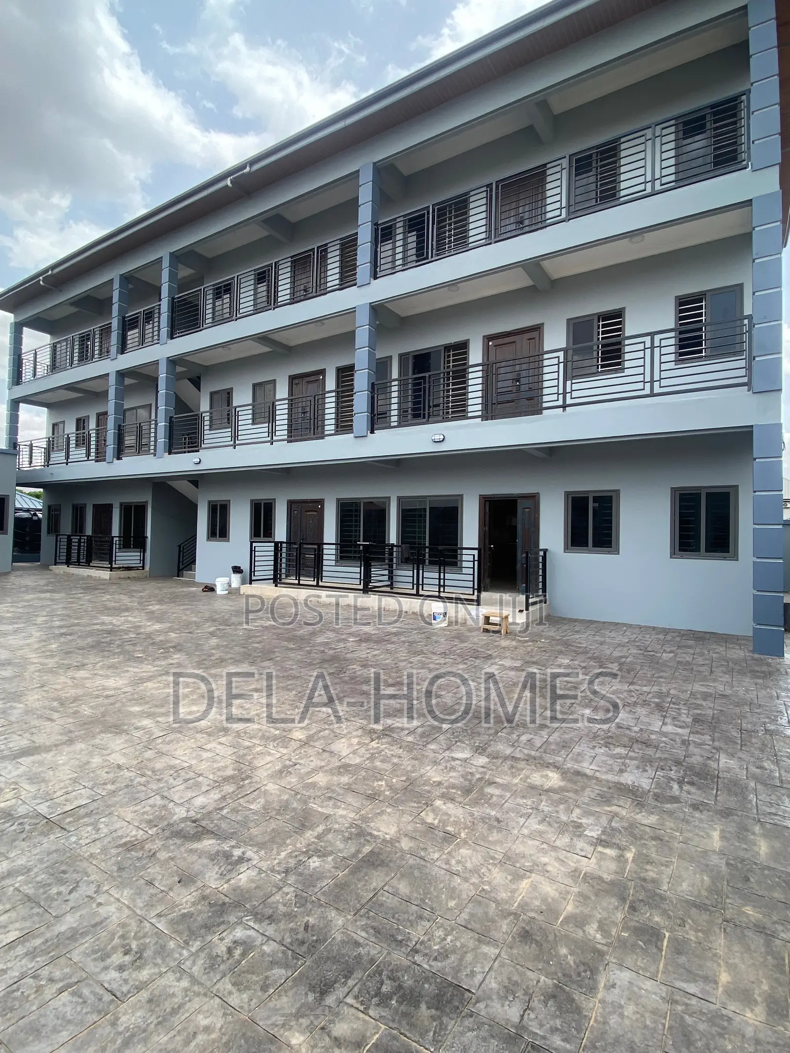 Newly Built Chamber N Hall Sc for Rent at Adenta.