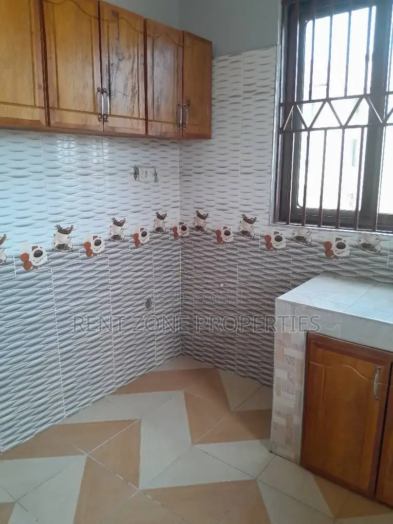 2bdrm Apartment in Ofankor for rent