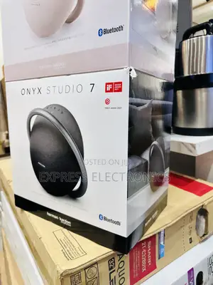Eco Friendly Sleek Onyx 7 Bluetooth Speaker