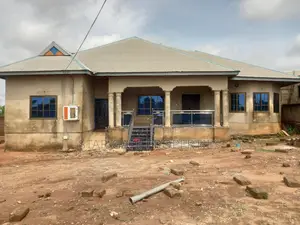 5bdrm House in Abuakwa Manhyia, Kumasi Metropolitan for sale