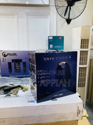 Unique Design Onyx 6 Bluetooth Rechargeable Speaker.