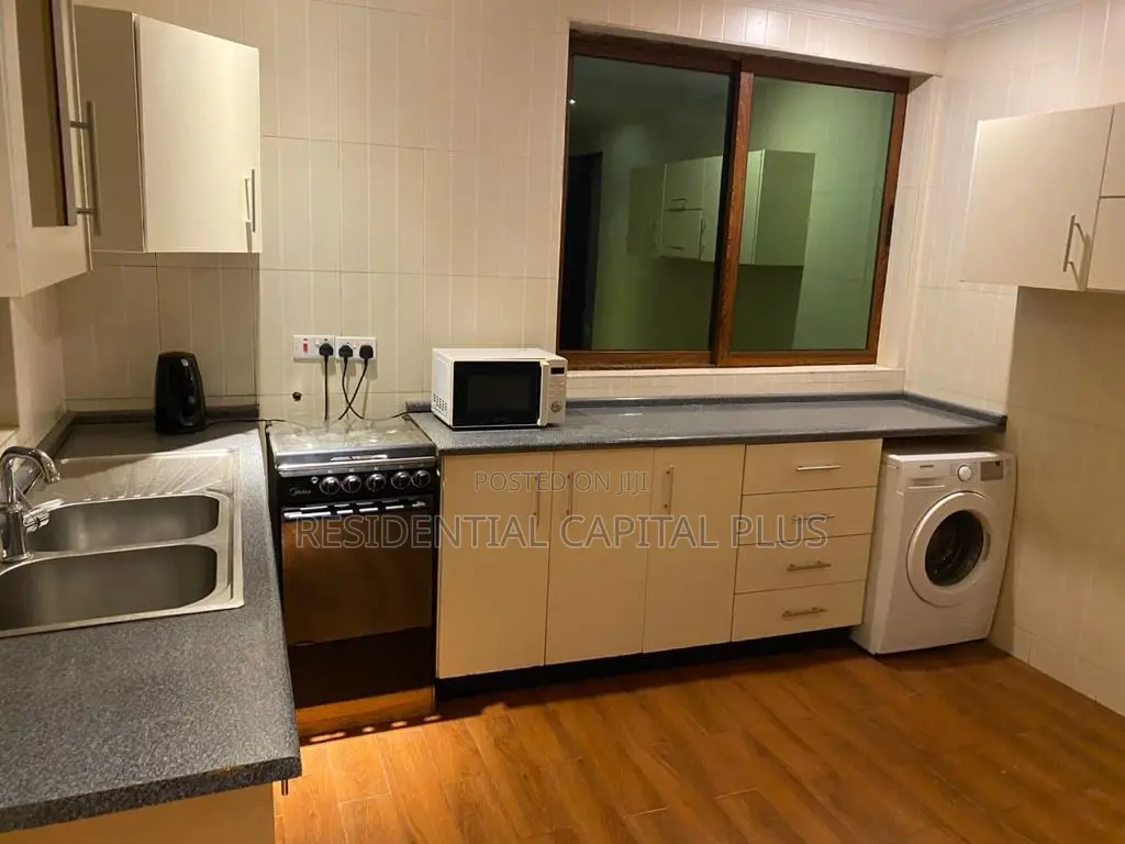 4bdrm House in Community 18, Spintex for sale