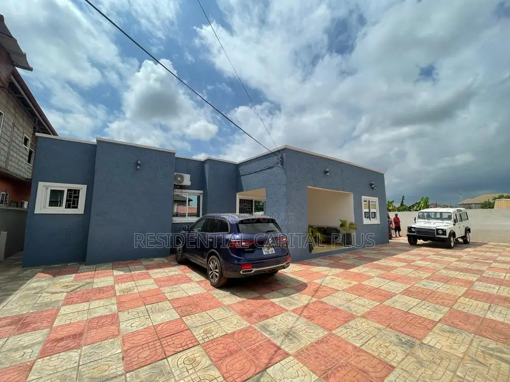4bdrm House in Community 18, Spintex for sale